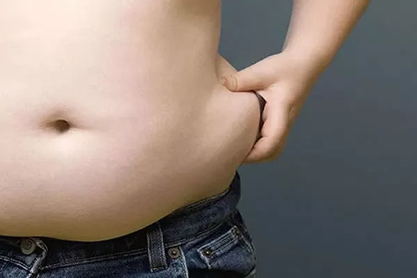 Gordura abdominal hormonal: o que está por trás e como reduzir de forma saudável